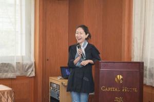 例會-主講人:龐銚小姐